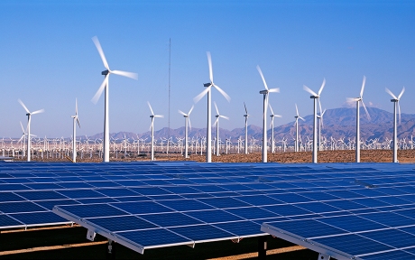 photo : moulin à vent et ferme solaire