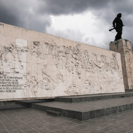 Foco Feminism?: Repenser l’éthique de l’antimilitarisme féministe