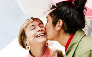 Balayez vers la droite sur l'audience parfaite pour la Saint-Valentin