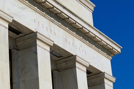 LSE_2025_monetary-policy-seasonal_crump_460